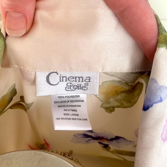 Cinema Etoile Floral Button Robe, Size Large - Picture 3 of 3